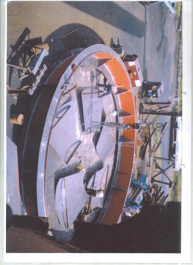 Large circular steel vessel fabrication for mining thickener